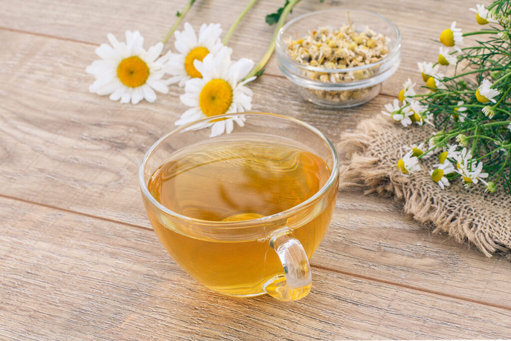 glass-cup-green-tea-little-glass-bowl-with-dry-flowers-matricaria-chamomilla-fresh-white-chamomile-flowers-sackcloth-wooden-background-1024x683 glass-cup-green-tea-little-glass-bowl-with-dry-flowers-matricaria-chamomilla-fresh-white-chamomile-flowers-sackcloth-wooden-background-1024x683